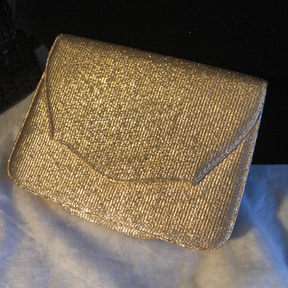✨ Vintage J. Miller gold lame lined snap close clutch plus comb